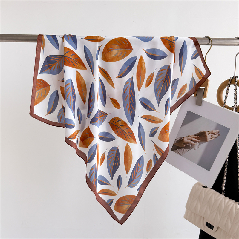 Luxury Brand Print 70cm Square - Luxury Bags Expensive reseña y precio