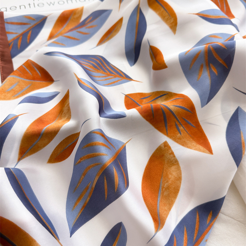 Luxury Brand Print 70cm Square - Luxury Bags Expensive reseña y precio