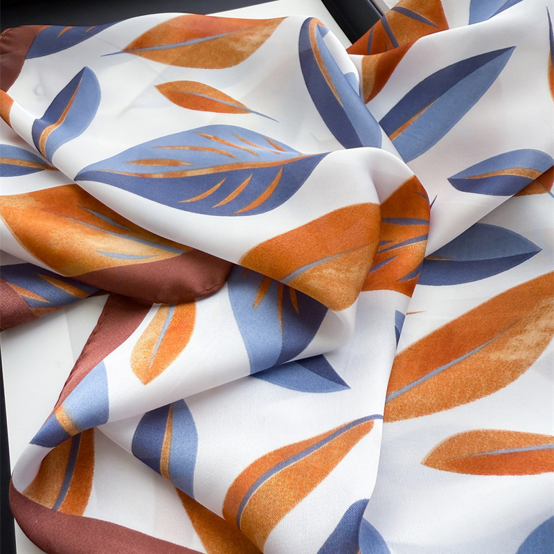 Luxury Brand Print 70cm Square - Luxury Bags Expensive reseña y precio
